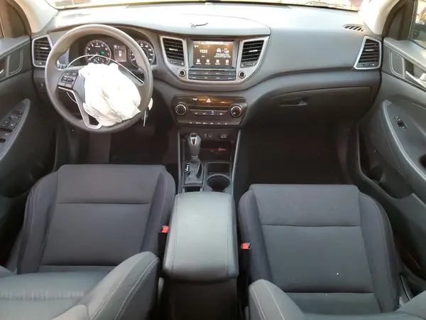KM8J3CA43JU816401 2018 HYUNDAI TUCSON - Image 8