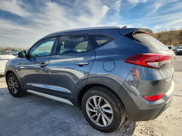 KM8J3CA43JU828628 2018 HYUNDAI TUCSON - Image 2