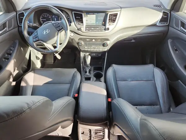 KM8J3CA43JU828628 2018 HYUNDAI TUCSON - Image 8