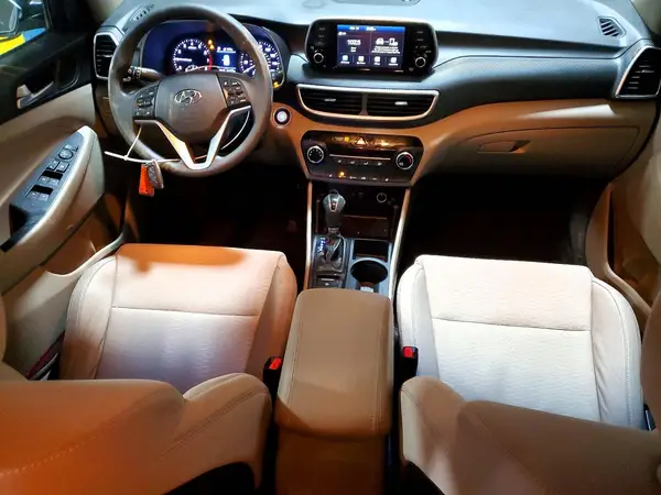 KM8J3CA43KU014304 2019 HYUNDAI TUCSON - Image 8
