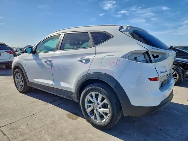KM8J3CA43KU854051 2019 HYUNDAI TUCSON - Image 2