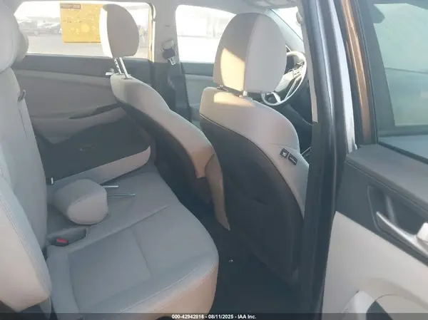 KM8J3CA43LU240098 2020 HYUNDAI TUCSON - Image 8