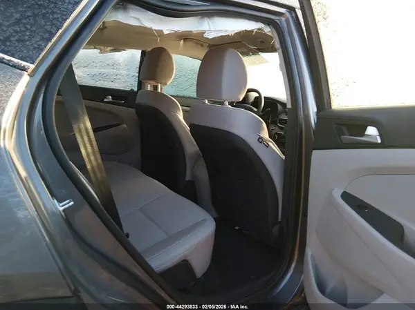KM8J3CA43MU329395 2021 HYUNDAI TUCSON - Image 8