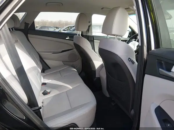 KM8J3CA43MU374370 2021 HYUNDAI TUCSON - Image 8