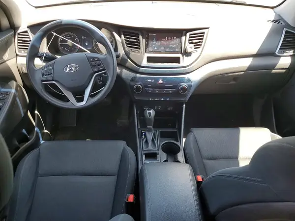 KM8J3CA44GU041048 2016 HYUNDAI TUCSON - Image 8