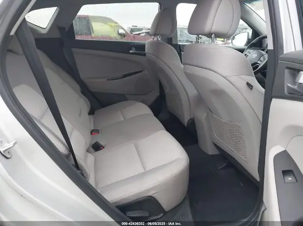 KM8J3CA44GU054897 2016 HYUNDAI TUCSON - Image 8