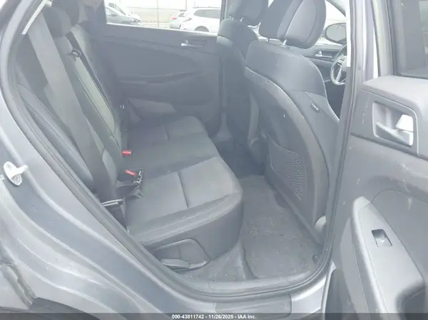 KM8J3CA44GU101846 2016 HYUNDAI TUCSON - Image 8