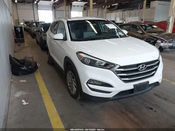 KM8J3CA44GU160220 2016 HYUNDAI TUCSON - Image 1