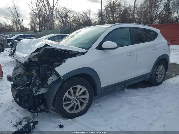 KM8J3CA44GU169631 2016 HYUNDAI TUCSON - Image 2