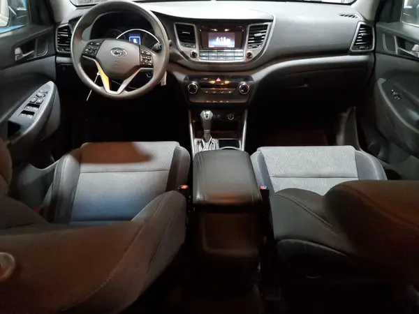 KM8J3CA44GU203342 2016 HYUNDAI TUCSON - Image 8