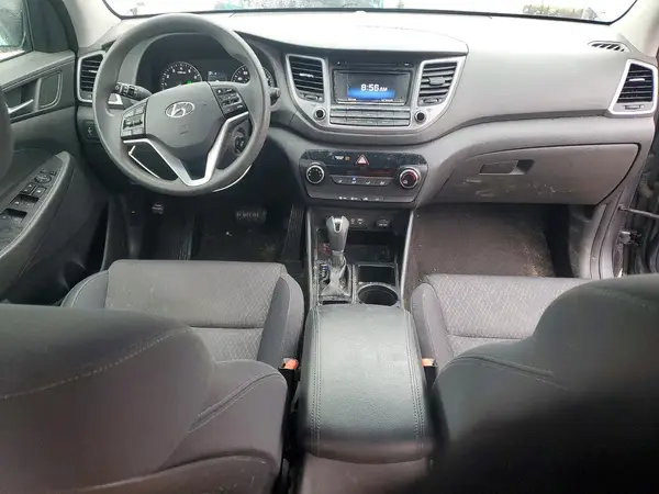 KM8J3CA44HU261985 2017 HYUNDAI TUCSON - Image 8