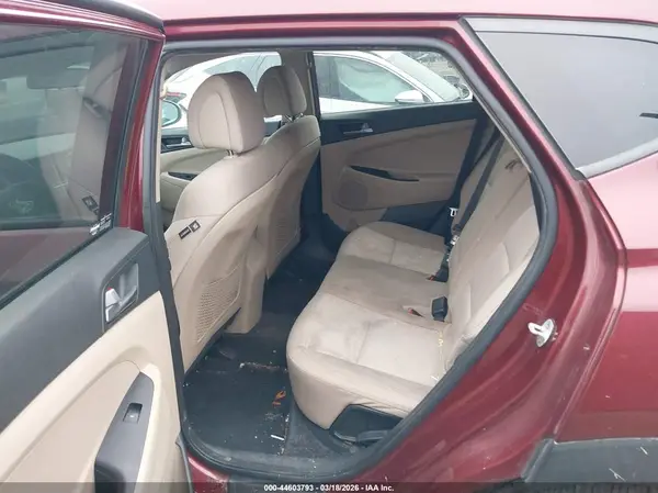 KM8J3CA44HU290046 2017 HYUNDAI TUCSON - Image 8