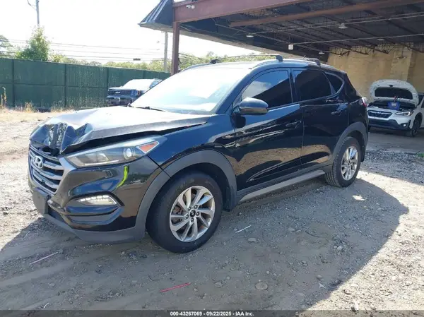 KM8J3CA44HU290757 2017 HYUNDAI TUCSON - Image 2