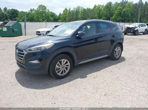 KM8J3CA44HU296655 2017 HYUNDAI TUCSON - Image 2