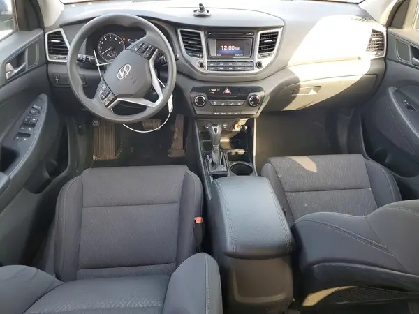 KM8J3CA44HU303104 2017 HYUNDAI TUCSON - Image 8