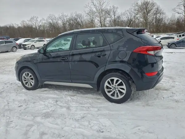 KM8J3CA44HU303376 2017 HYUNDAI TUCSON - Image 2