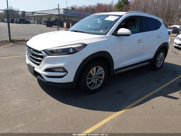 KM8J3CA44HU306097 2017 HYUNDAI TUCSON - Image 2