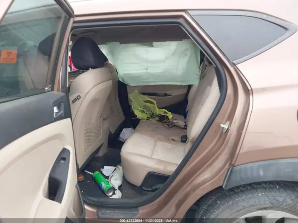 KM8J3CA44HU318105 2017 HYUNDAI TUCSON - Image 8