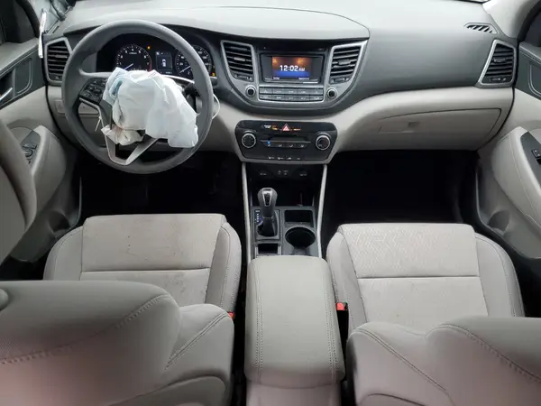 KM8J3CA44HU323448 2017 HYUNDAI TUCSON - Image 8