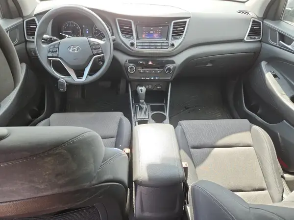 KM8J3CA44HU333994 2017 HYUNDAI TUCSON - Image 8