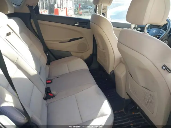 KM8J3CA44HU343263 2017 HYUNDAI TUCSON - Image 8