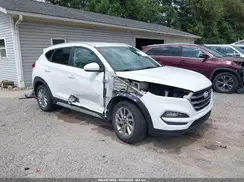 KM8J3CA44HU394696 2017 HYUNDAI TUCSON