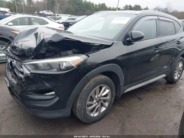 KM8J3CA44HU397422 2017 HYUNDAI TUCSON - Image 2