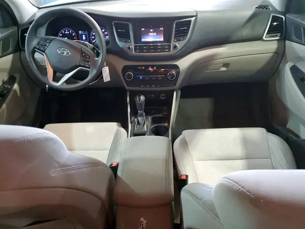 KM8J3CA44HU398411 2017 HYUNDAI TUCSON - Image 8