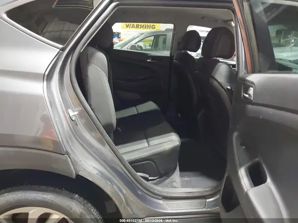 KM8J3CA44HU414946 2017 HYUNDAI TUCSON - Image 8