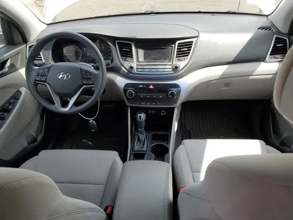 KM8J3CA44HU416728 2017 HYUNDAI TUCSON - Image 8