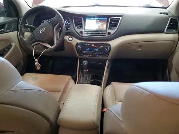 KM8J3CA44HU426062 2017 HYUNDAI TUCSON - Image 8