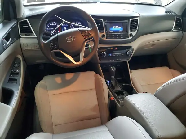 KM8J3CA44HU428846 2017 HYUNDAI TUCSON - Image 8