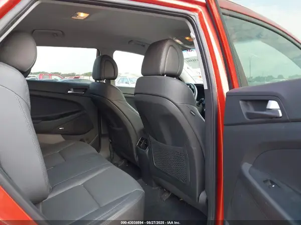 KM8J3CA44HU447932 2017 HYUNDAI TUCSON - Image 8