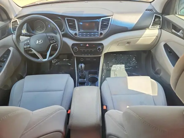 KM8J3CA44HU461801 2017 HYUNDAI TUCSON - Image 8