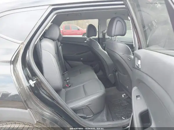 KM8J3CA44HU462821 2017 HYUNDAI TUCSON - Image 8