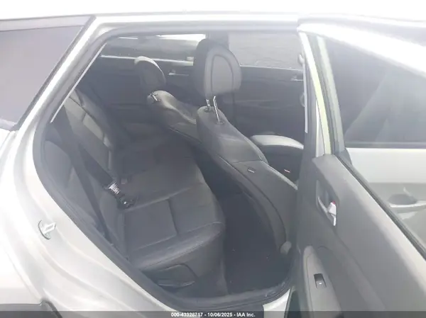 KM8J3CA44HU465024 2017 HYUNDAI TUCSON - Image 8