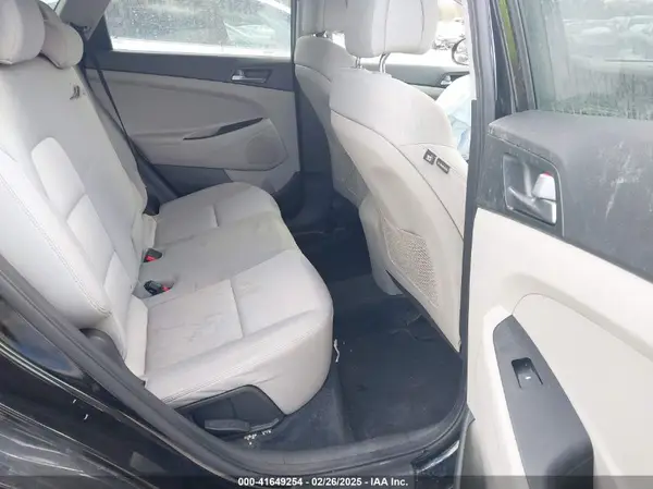 KM8J3CA44HU476654 2017 HYUNDAI TUCSON - Image 8