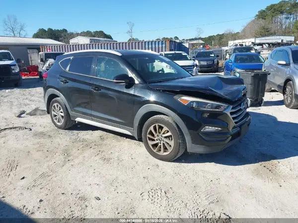 KM8J3CA44HU479361 2017 HYUNDAI TUCSON - Image 1