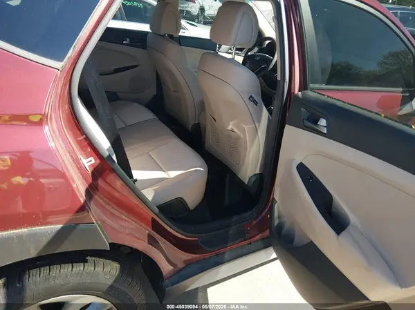 KM8J3CA44HU482065 2017 HYUNDAI TUCSON - Image 8