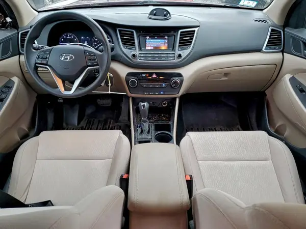 KM8J3CA44HU482549 2017 HYUNDAI TUCSON - Image 8