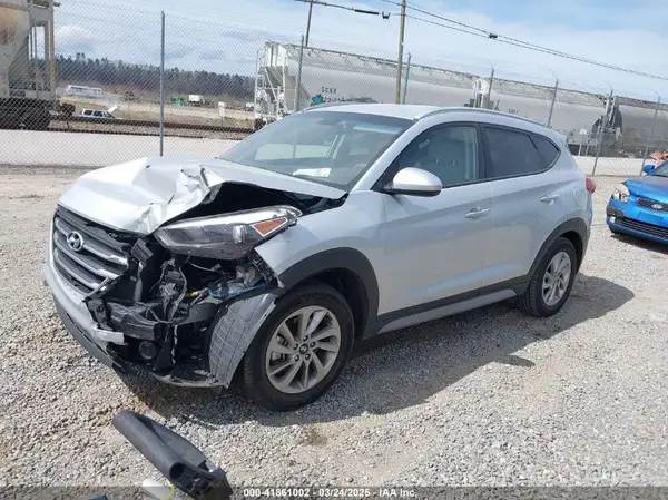 KM8J3CA44HU486519 2017 HYUNDAI TUCSON - Image 2