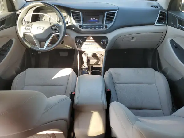 KM8J3CA44HU502220 2017 HYUNDAI TUCSON - Image 8