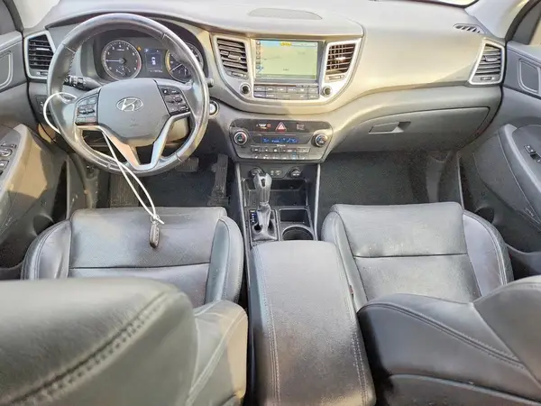 KM8J3CA44HU504954 2017 HYUNDAI TUCSON - Image 8