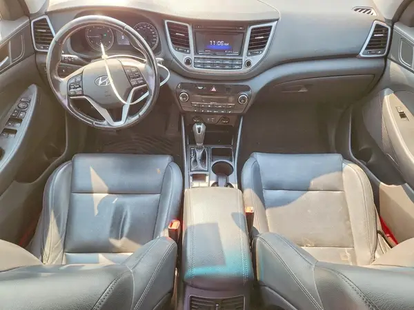 KM8J3CA44HU505716 2017 HYUNDAI TUCSON - Image 8