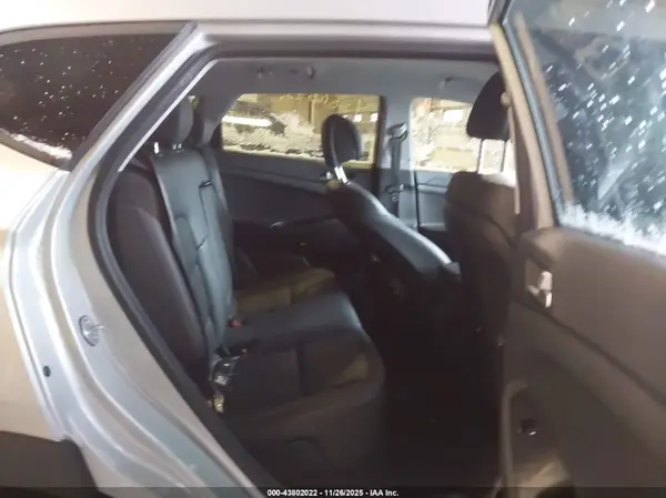 KM8J3CA44HU506008 2017 HYUNDAI TUCSON - Image 8