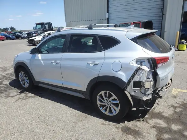 KM8J3CA44HU511287 2017 HYUNDAI TUCSON - Image 2