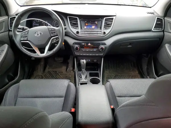 KM8J3CA44HU516411 2017 HYUNDAI TUCSON - Image 8