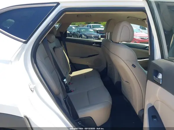 KM8J3CA44HU527571 2017 HYUNDAI TUCSON - Image 8