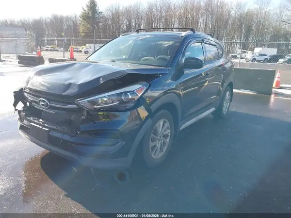 KM8J3CA44HU566693 2017 HYUNDAI TUCSON - Image 2