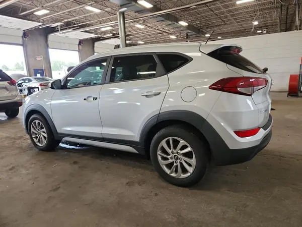KM8J3CA44HU569741 2017 HYUNDAI TUCSON - Image 2